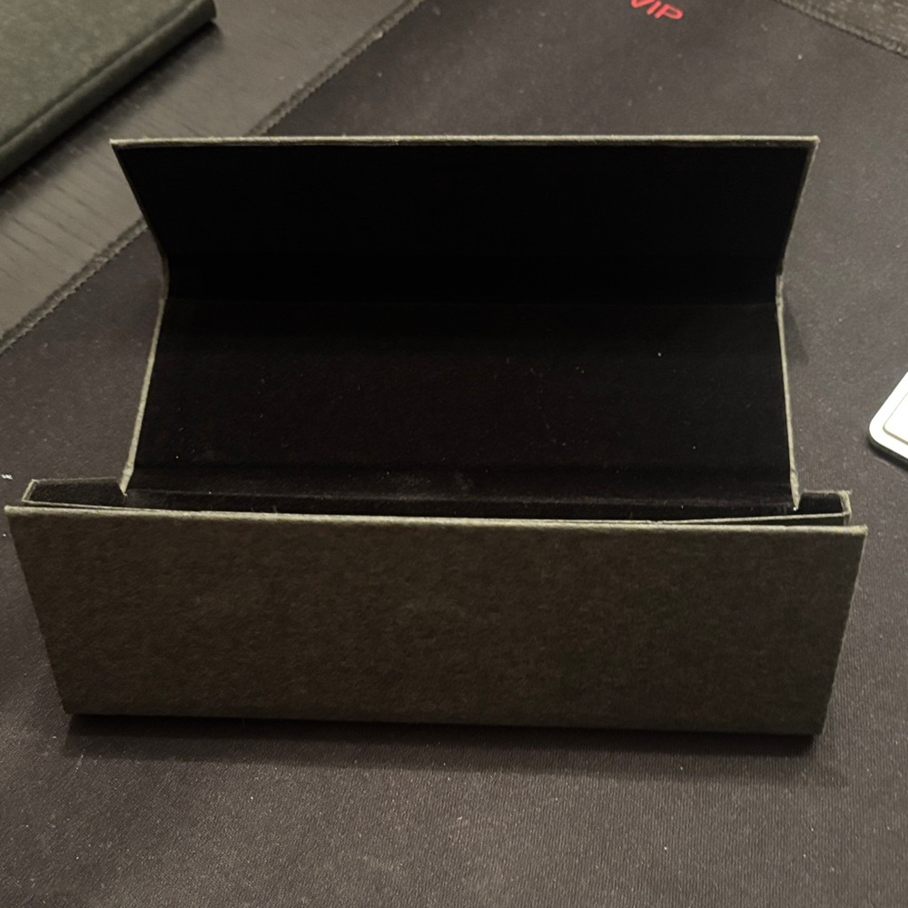 Elegant Black Glasses Case